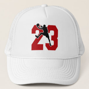 NR. 23 MIT BASKETBALL-SPIELER TRUCKERKAPPE
