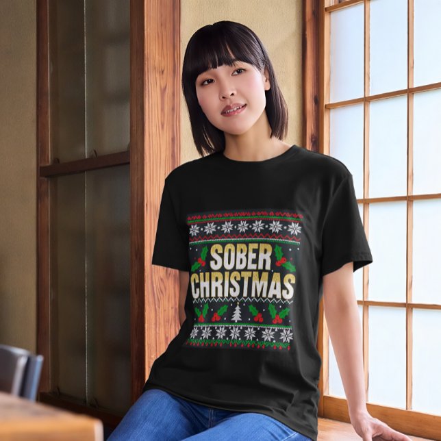 Nüchterne Weihnachtsfrauen T-Shirt (Von Creator hochgeladen)