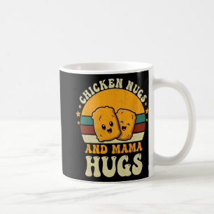 Nugs und Mama umarmen Kleinkind wegen Chicken-Nugg Kaffeetasse