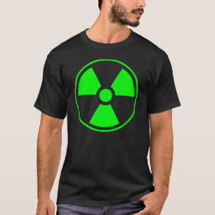 Nukleares Symbol für radioaktive Strahlung in grün T-Shirt