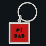 Nummer 1 schlüsselanhänger<br><div class="desc">Feiern Sie die Größe Ihres Vaters mit unserer "#1 VATER" Square Premium Metal Key Chain! Diese stilvolle und langlebige Schlüsselkette soll ihn daran erinnern, wie besonders er jedes Mal ist, wenn er seine Schlüssel ergreift. Diese Schlüsselkette ist aus hochwertigem Metall mit einem glänzenden, polierten Finish gefertigt und sowohl ein praktisches...</div>