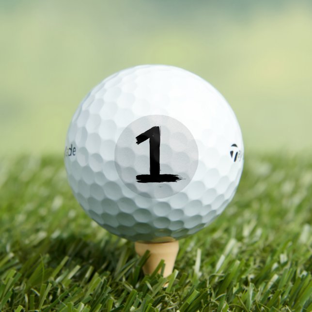 Nummer 1 Taylor Made TP5 Golfball (Insitu T-Shirt)