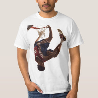 Nummer 2 Basketball Dunk Von Unten Künstlerischer  T-Shirt