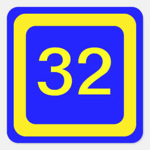 Nummer 32, blauer Hintergrund, gelber Rahmen Quadratischer Aufkleber