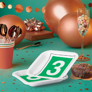 Nummer drei pappteller