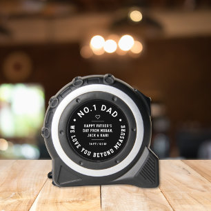 Nummer eins Vater, Liebe über die Messung hinaus, Maßband