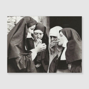 NUNS RAUCHT VINTAGE FOTOkarte Magnetkarte