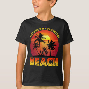 Nur ein Junge, der den Strand Liebe T-Shirt
