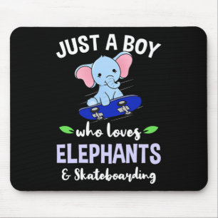 Nur ein Junge, der Elefanten und Skateboarding lie Mousepad