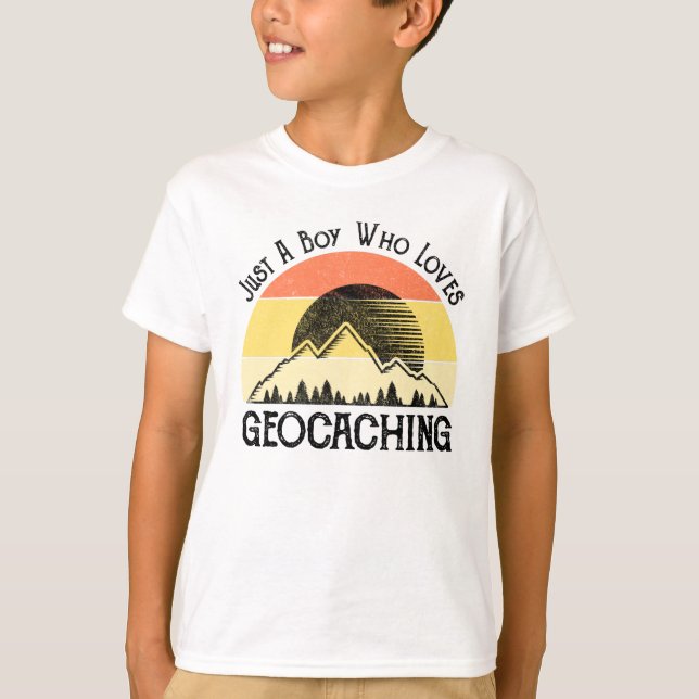 Nur ein Junge, der Geocaching-Lieben T-Shirt (Vorderseite)