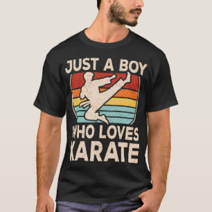 Nur ein Junge, der Karate-Jungs-Kinder liebt T-Shirt