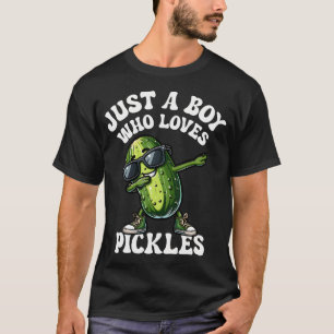 Nur ein Junge, der saure Gurken liebt Lustiges Gur T-Shirt