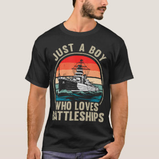 Nur ein Junge, der Schlachtschiffe im Vintage-Stil T-Shirt