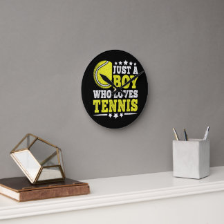 Nur ein Junge, der Tennis liebt, lustiger Tennisli Runde Wanduhr