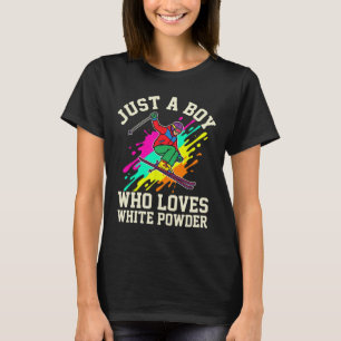 Nur ein Junge, der weißen Pulverschnee im Winter l T-Shirt