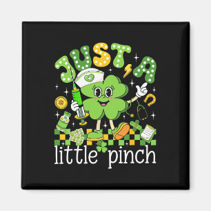Nur ein kleiner Schalk Shamrock Krankenschwester S Magnet