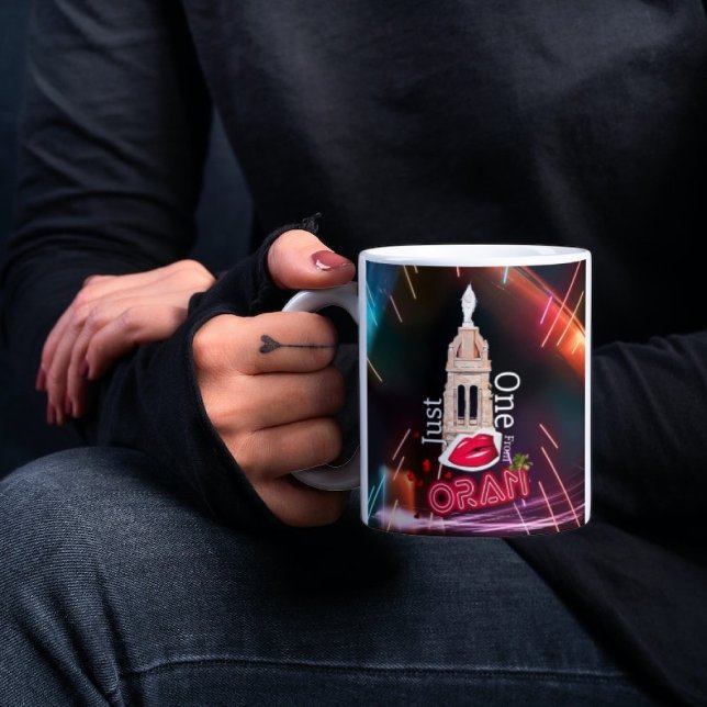Nur ein Kuss aus Oran, nebelschwarze Tasse (Von Creator hochgeladen)