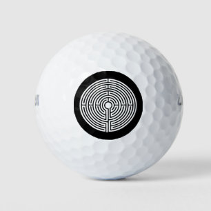 Nur ein Labyrinth aus schwarz Golfball