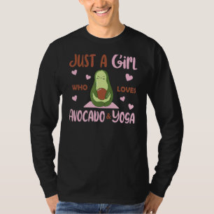 Nur ein Mädchen, das Avocados und Yoga Avocado Lie T-Shirt
