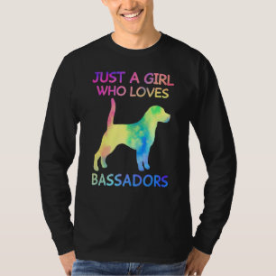Nur ein Mädchen, das Bassadors Liebe Bassadors Fun T-Shirt