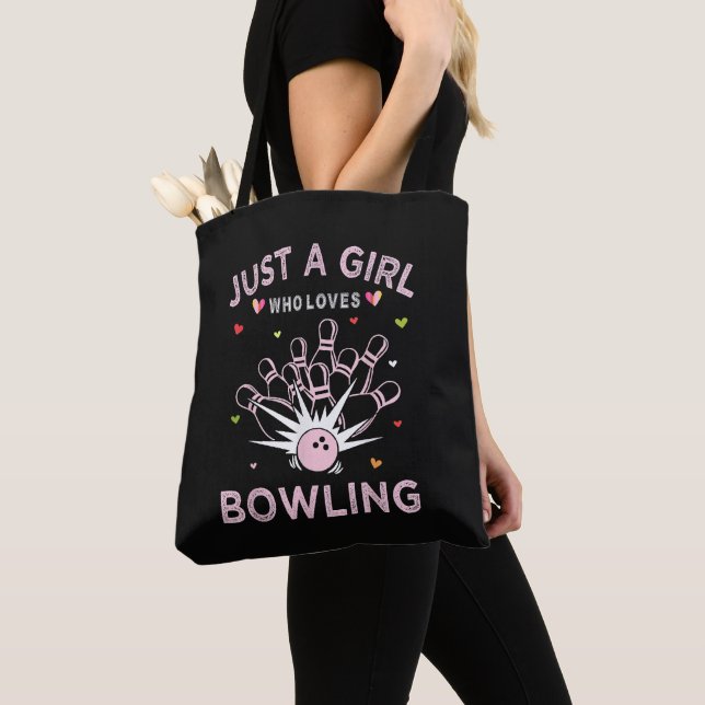 Nur ein Mädchen, das Bowling liebt (Von Nahem)