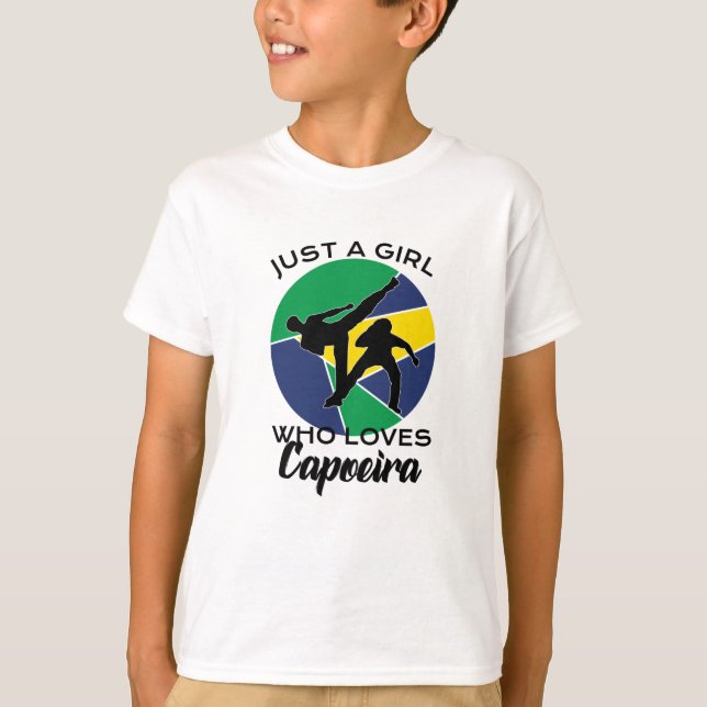 Nur ein Mädchen, das Capoeira  T-Shirt (Vorderseite)