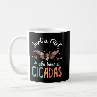 Nur ein Mädchen, das Cicadas Lieben, die mit Cicad Kaffeetasse