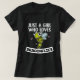 Nur ein Mädchen, das Drachenfliegen Niedliche Kost T-Shirt (Design vorne)