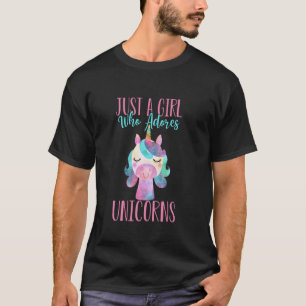 Nur ein Mädchen, das Einhörner vergöttert, süßes f T-Shirt