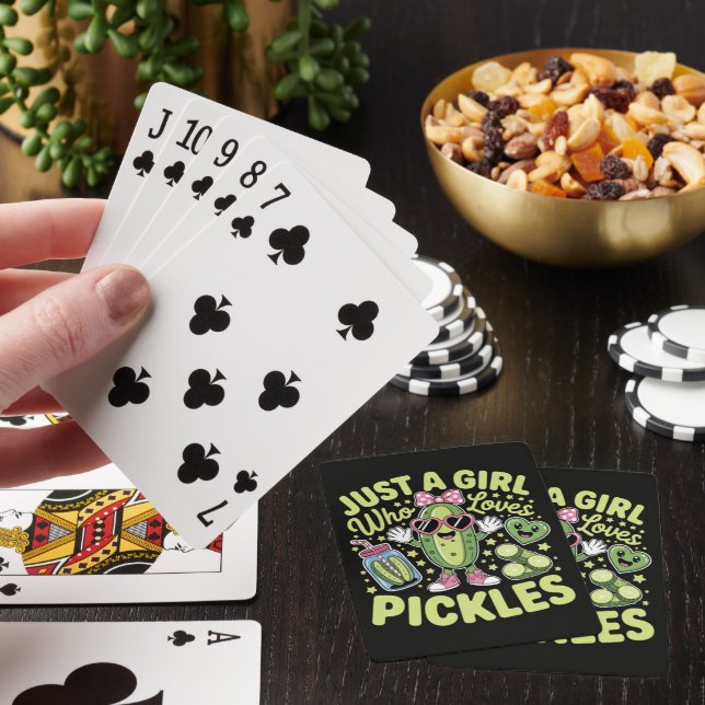 Nur ein Mädchen, das Gurken liebt Spielkarten (In Situ)