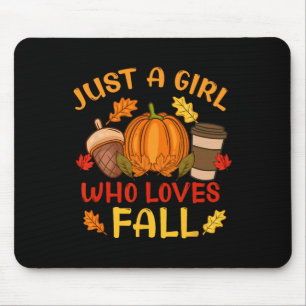 Nur ein Mädchen, das Herbst-Kürbisgewürz-Blätter A Mousepad