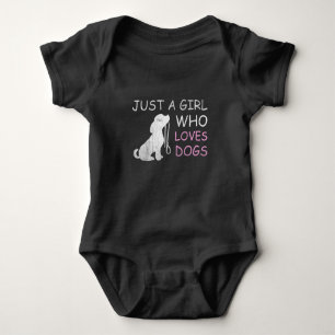 Nur ein Mädchen, das Hunde  Baby Strampler