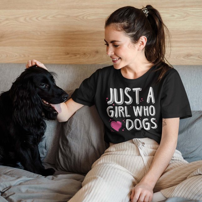 Nur ein Mädchen, das Hunde Liebe T-Shirt (Von Creator hochgeladen)
