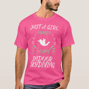Nur ein Mädchen, das im Skydiving-Bereich Liebe T-Shirt