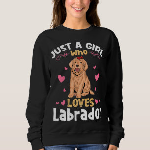 Nur ein Mädchen, das Labrador Lieben hat sich ents Sweatshirt