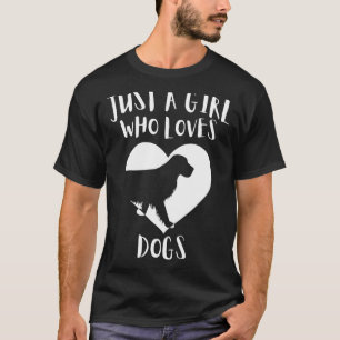 Nur ein Mädchen, das Lieben Hunde Schwarzen Hund N T-Shirt