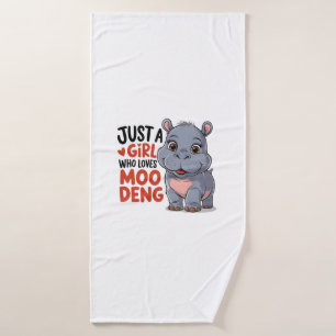 Nur ein Mädchen, das Moo Deng Baby Hippos Long Sl Badehandtuch