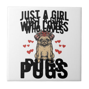 Nur ein Mädchen, das Mops-Old-Shirt-Design liebt Fliese