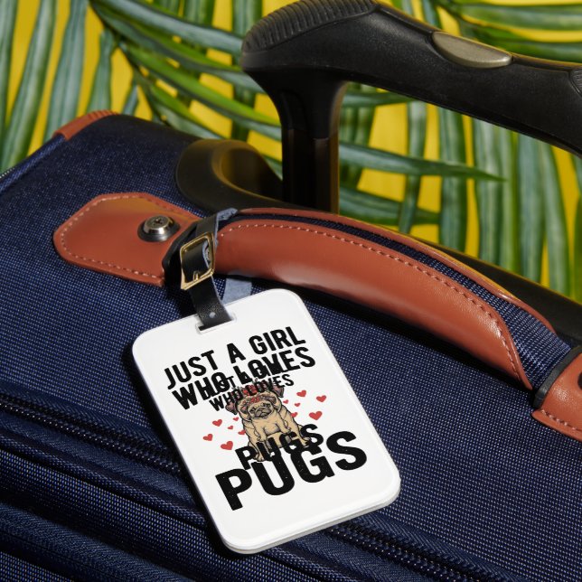 Nur ein Mädchen, das Mops-Oldtimer-Hunde-Shirt-Des Gepäckanhänger (Vorderseite Insitu 1)