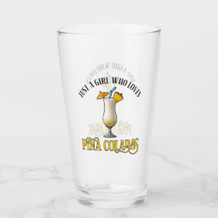 Nur ein Mädchen, das Pina Coladas liebt Glas