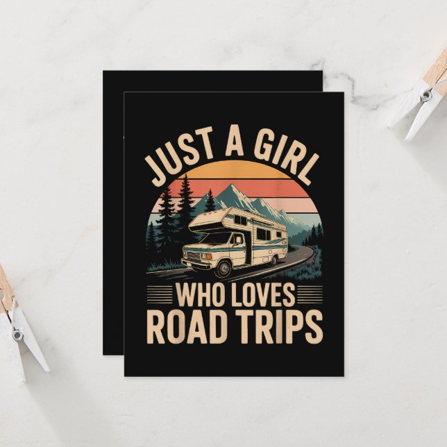 Nur ein Mädchen, das Roadtrips liebt Einladung (Vorderseite/Rückseite Beispiel)