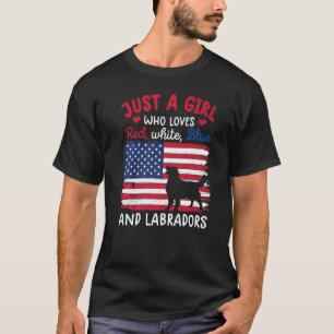 Nur ein Mädchen, das roten weißen blauen Labrador T-Shirt