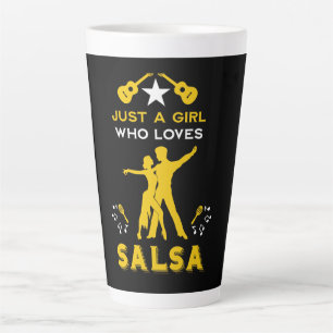 Nur ein Mädchen, das Salsa Tanz Lieben Milchtasse