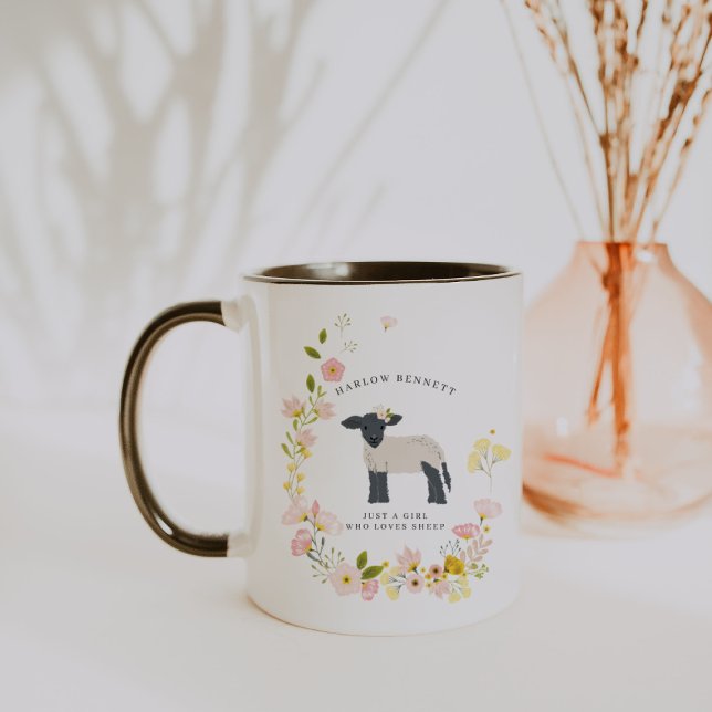Nur ein Mädchen, das Schafe Liebe | Monogramm Tasse (Von Creator hochgeladen)