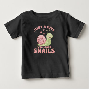 Nur ein Mädchen, das Schnecken liebt Baby T-shirt