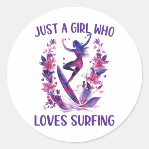 Nur ein Mädchen, das Surfen liebt, süße Surferin S Runder Aufkleber
