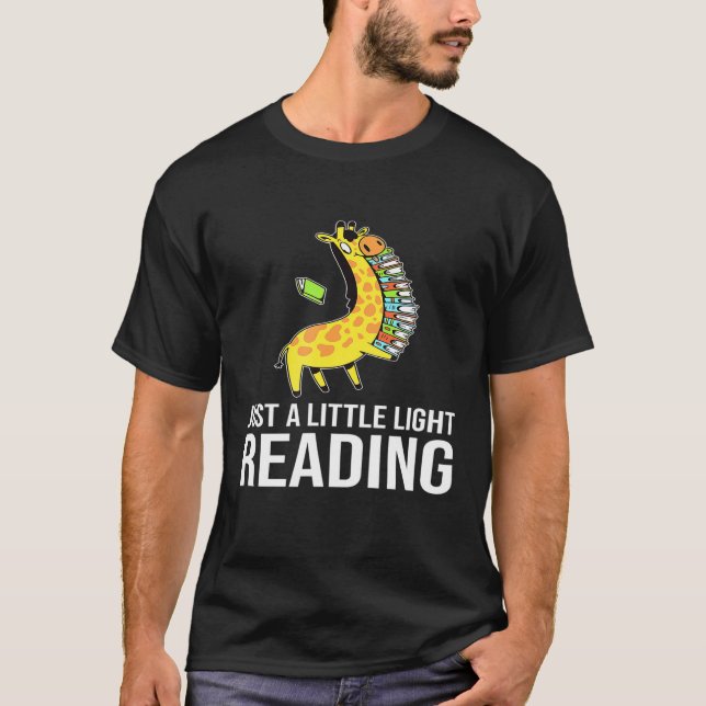 Nur ein wenig Leichtigkeit Giraffe mit Büchern für T-Shirt (Vorderseite)