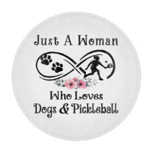 Nur eine Frau, die Hunde und Pickleball Liebe Schneidebrett