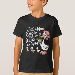 Nur eine Mutter, die Enten in einer Reihe hält Des T-Shirt