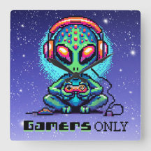 Nur Gamer | Pixel Art Alien